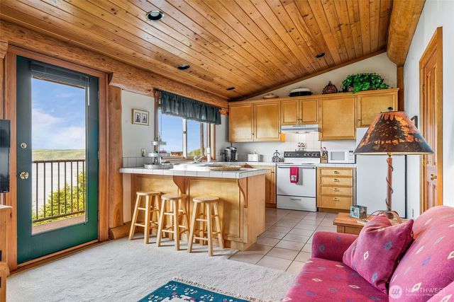 53 Combs Place, Port Townsend, WA 98368