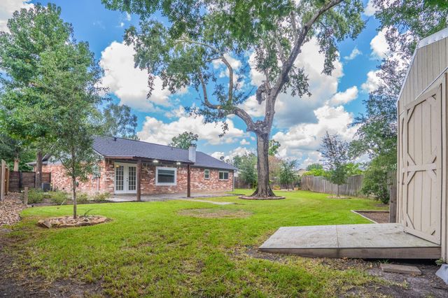 9818 Toucan Lane, Conroe, TX 77385