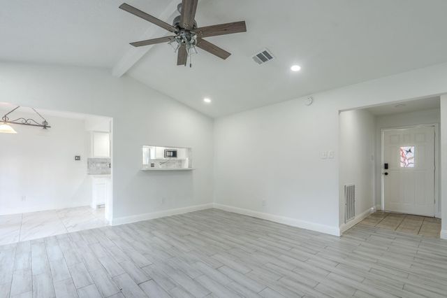 9818 Toucan Lane, Conroe, TX 77385