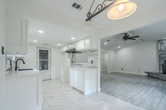 9818 Toucan Lane, Conroe, TX 77385
