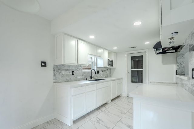 9818 Toucan Lane, Conroe, TX 77385