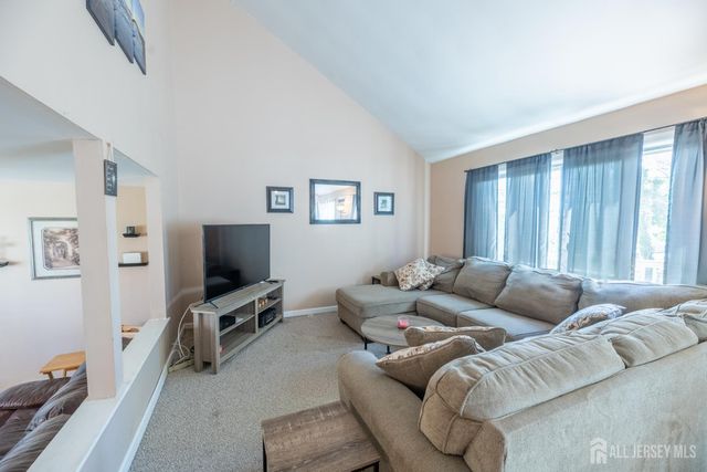 21 Mabaline Road, Old Bridge, NJ 08857