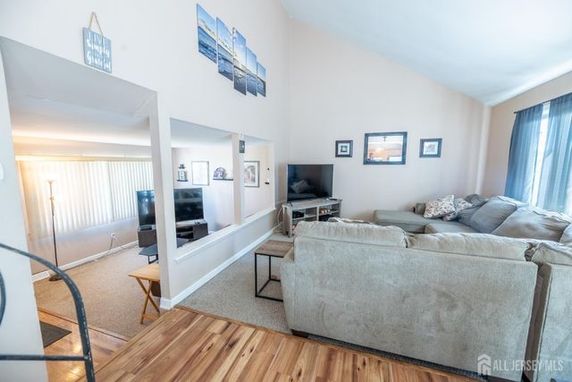 21 Mabaline Road, Old Bridge, NJ 08857