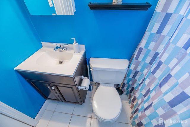 21 Mabaline Road, Old Bridge, NJ 08857