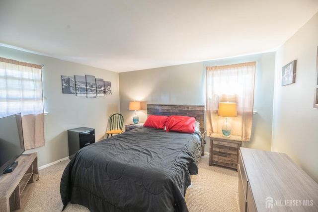 21 Mabaline Road, Old Bridge, NJ 08857