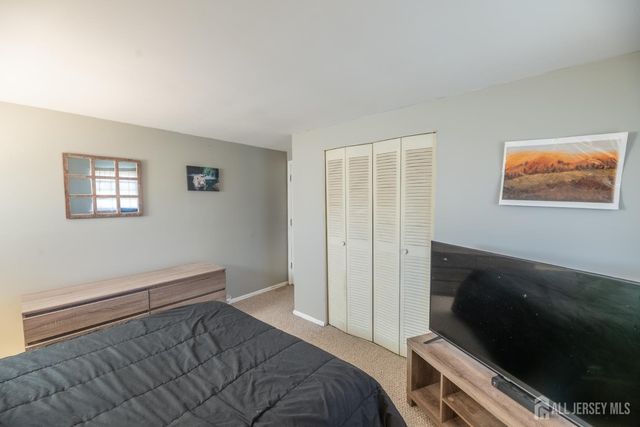 21 Mabaline Road, Old Bridge, NJ 08857