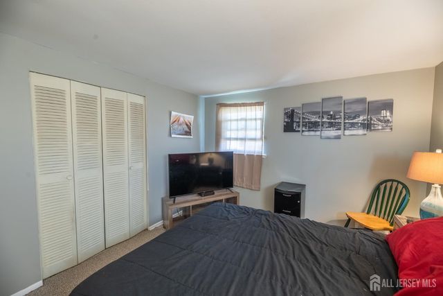 21 Mabaline Road, Old Bridge, NJ 08857