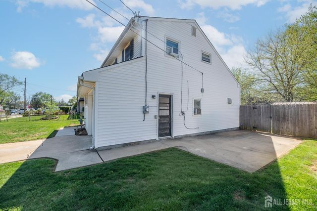 21 Mabaline Road, Old Bridge, NJ 08857