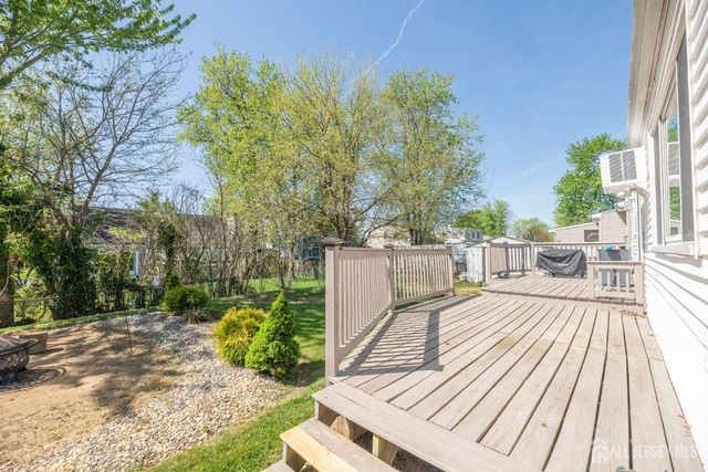 21 Mabaline Road, Old Bridge, NJ 08857