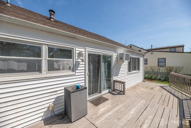 21 Mabaline Road, Old Bridge, NJ 08857