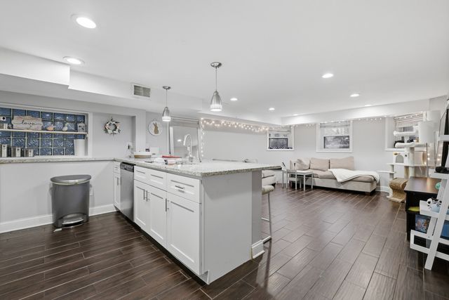 4327 N Avers Avenue, Chicago, IL 60618