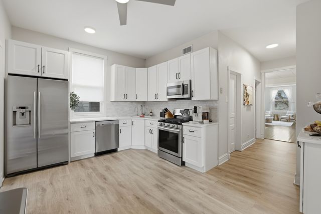 4327 N Avers Avenue, Chicago, IL 60618