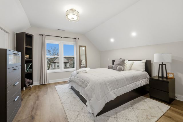 4327 N Avers Avenue, Chicago, IL 60618