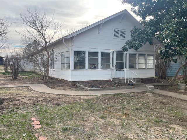 1002 E Thompson Avenue, Sapulpa, OK 74066