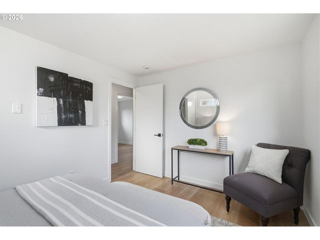 3870 Se WALNUT St, Hillsboro, OR 97123