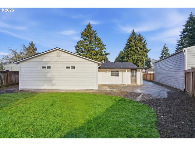 3870 Se WALNUT St, Hillsboro, OR 97123