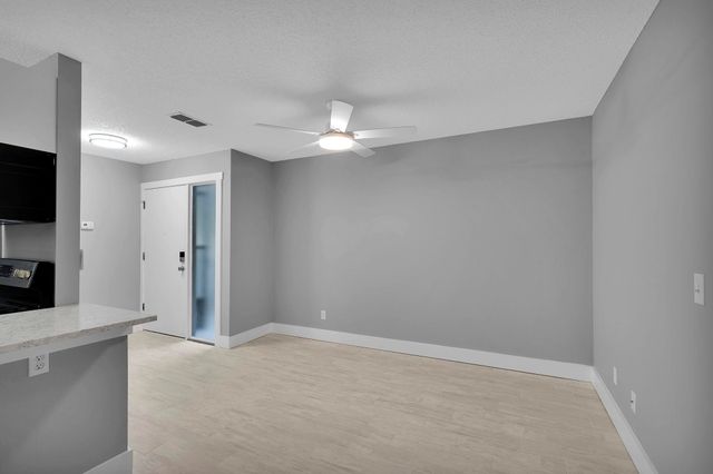 30 Catalonia Ct, St Augustine, FL 32086