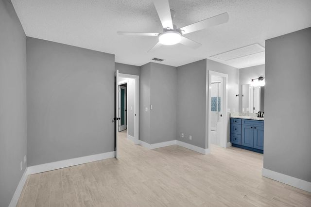 30 Catalonia Ct, St Augustine, FL 32086