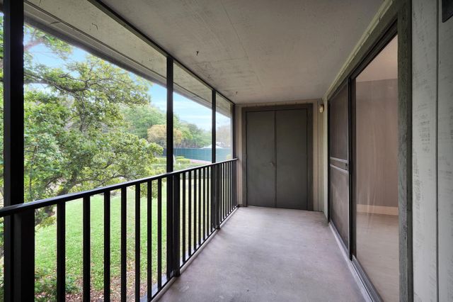 30 Catalonia Ct, St Augustine, FL 32086