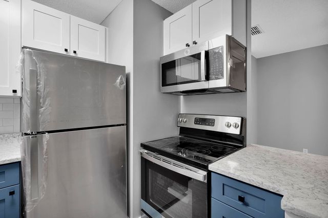 30 Catalonia Ct, St Augustine, FL 32086