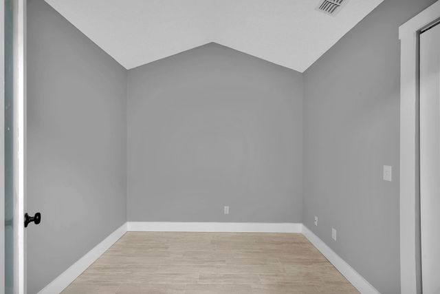 30 Catalonia Ct, St Augustine, FL 32086