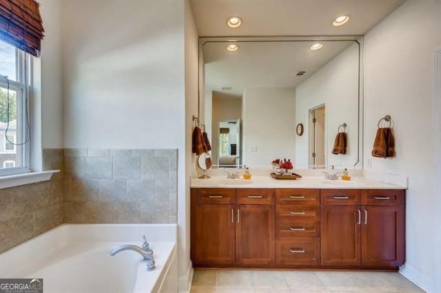 6001 BROOKSIDE OAK Circle, Norcross, GA 30093