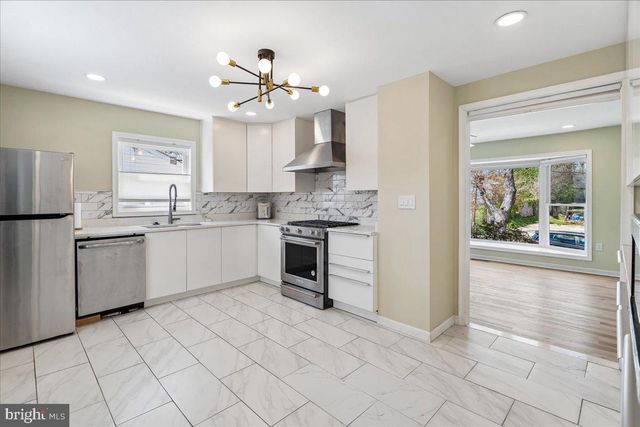 1405 MATTHEWS DR, Rockville, MD 20851