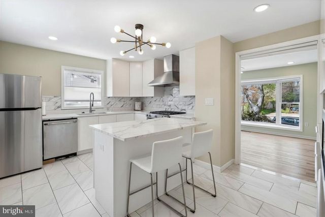 1405 MATTHEWS DR, Rockville, MD 20851