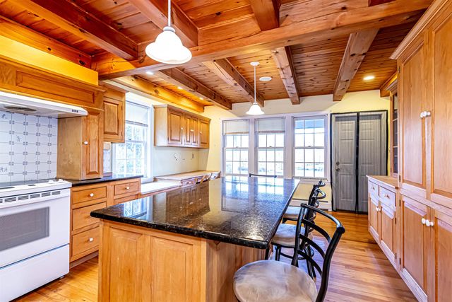 149 Mountain Road, Deerfield, NH 03037