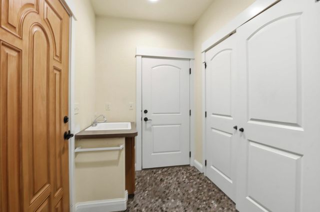 7710 E Beverly Dr, Spokane Valley, WA 99212