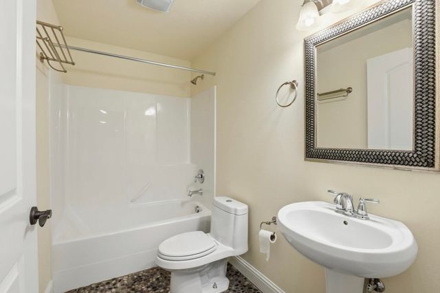 7710 E Beverly Dr, Spokane Valley, WA 99212