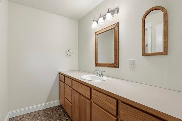7710 E Beverly Dr, Spokane Valley, WA 99212