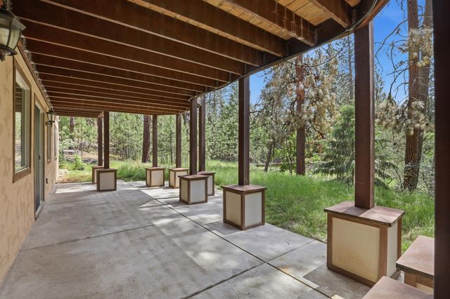 7710 E Beverly Dr, Spokane Valley, WA 99212