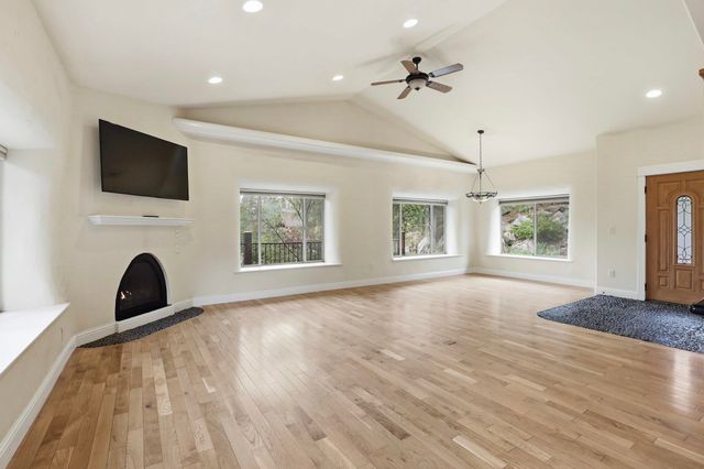 7710 E Beverly Dr, Spokane Valley, WA 99212