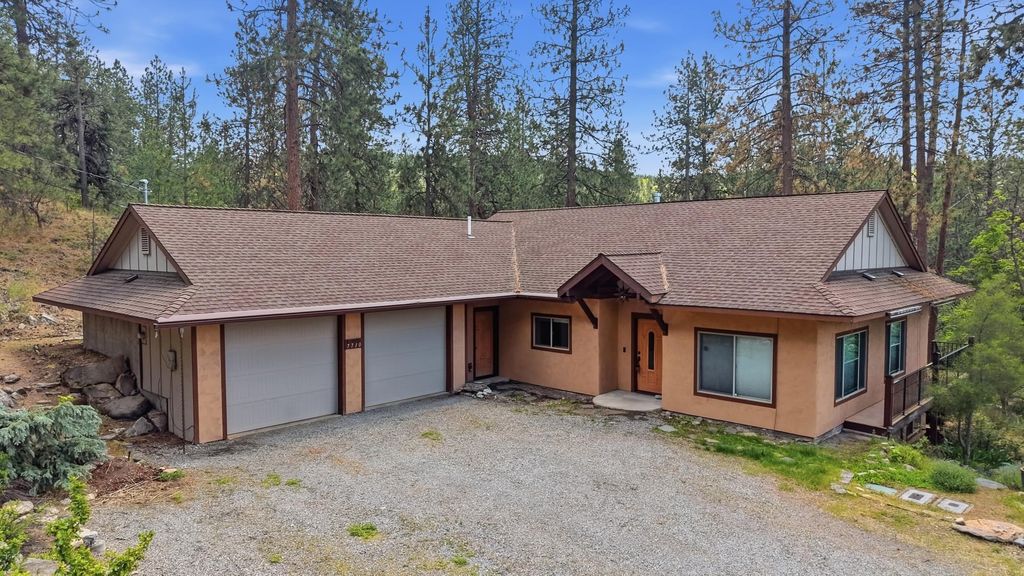 7710 E Beverly Dr, Spokane Valley, WA 99212