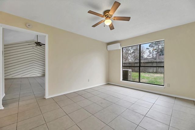 9842 Pinehurst Street, Baytown, TX 77521