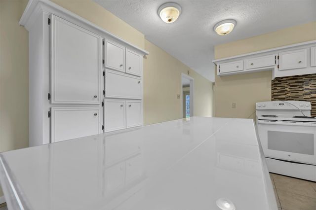 9842 Pinehurst Street, Baytown, TX 77521