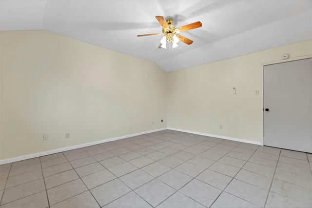 9842 Pinehurst Street, Baytown, TX 77521