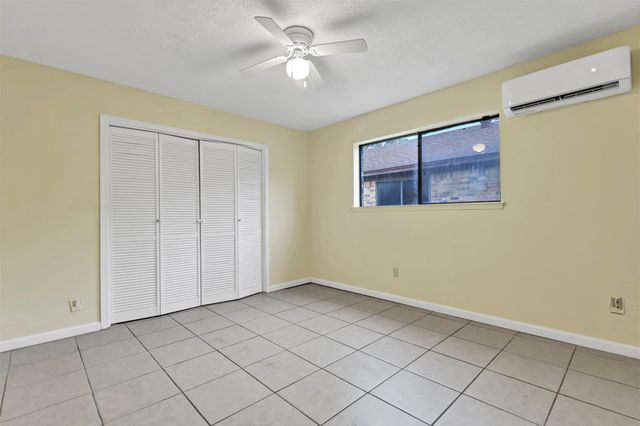 9842 Pinehurst Street, Baytown, TX 77521