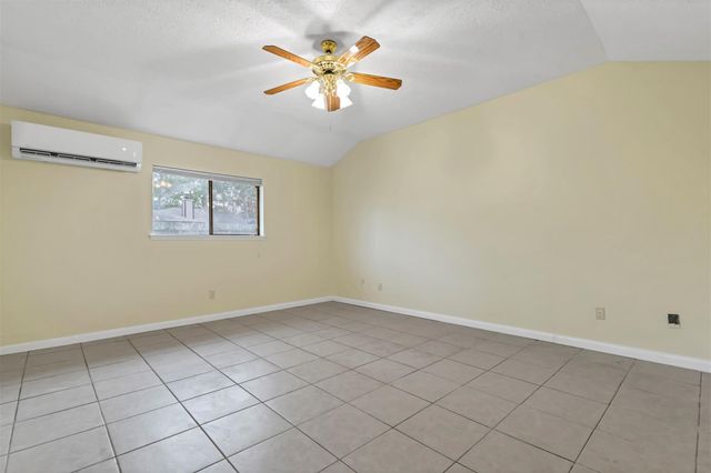 9842 Pinehurst Street, Baytown, TX 77521