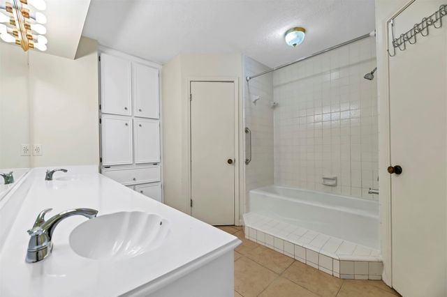 9842 Pinehurst Street, Baytown, TX 77521