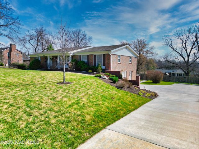1120 DANFORTH DRIVE, Columbia, MO 65201