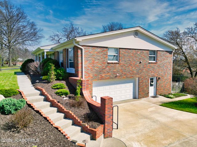 1120 DANFORTH DRIVE, Columbia, MO 65201