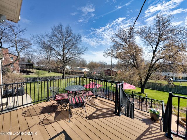 1120 DANFORTH DRIVE, Columbia, MO 65201