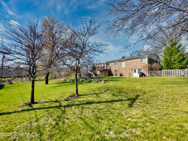 1120 DANFORTH DRIVE, Columbia, MO 65201