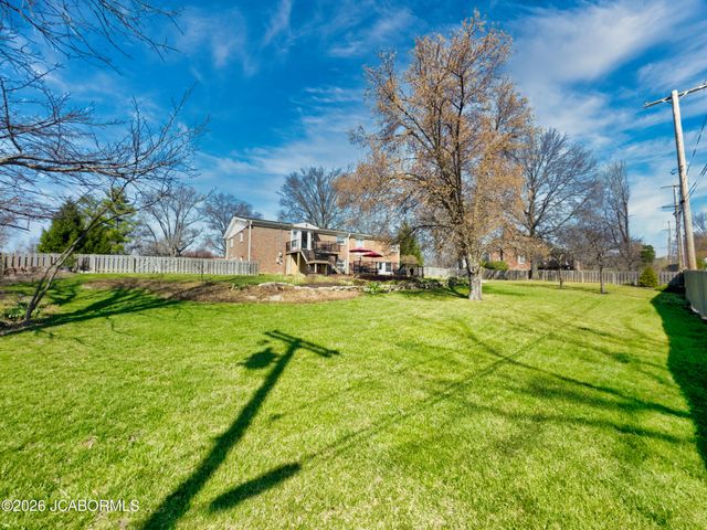 1120 DANFORTH DRIVE, Columbia, MO 65201