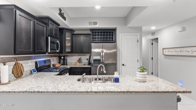 803 HC Gilbert Minjares Drive B, Socorro, TX 79927