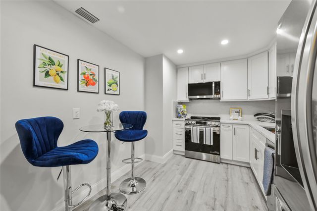 1084 NW 83rd Ave B-63, Fort Lauderdale, FL 33322