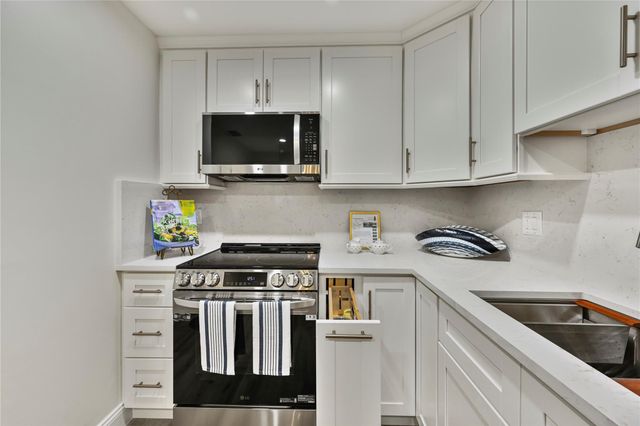 1084 NW 83rd Ave B-63, Fort Lauderdale, FL 33322