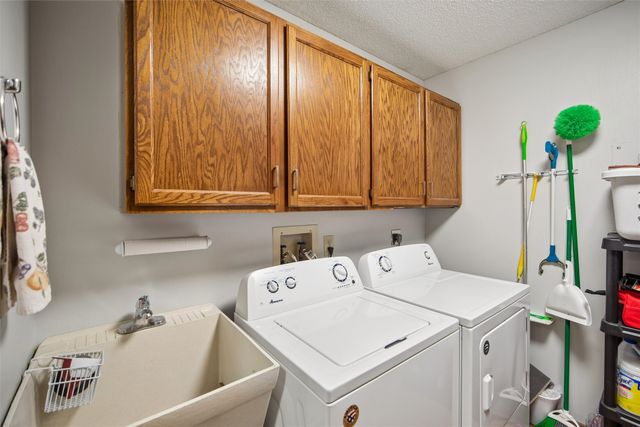 4801 Woodland Avenue 3, West Des Moines, IA 50266